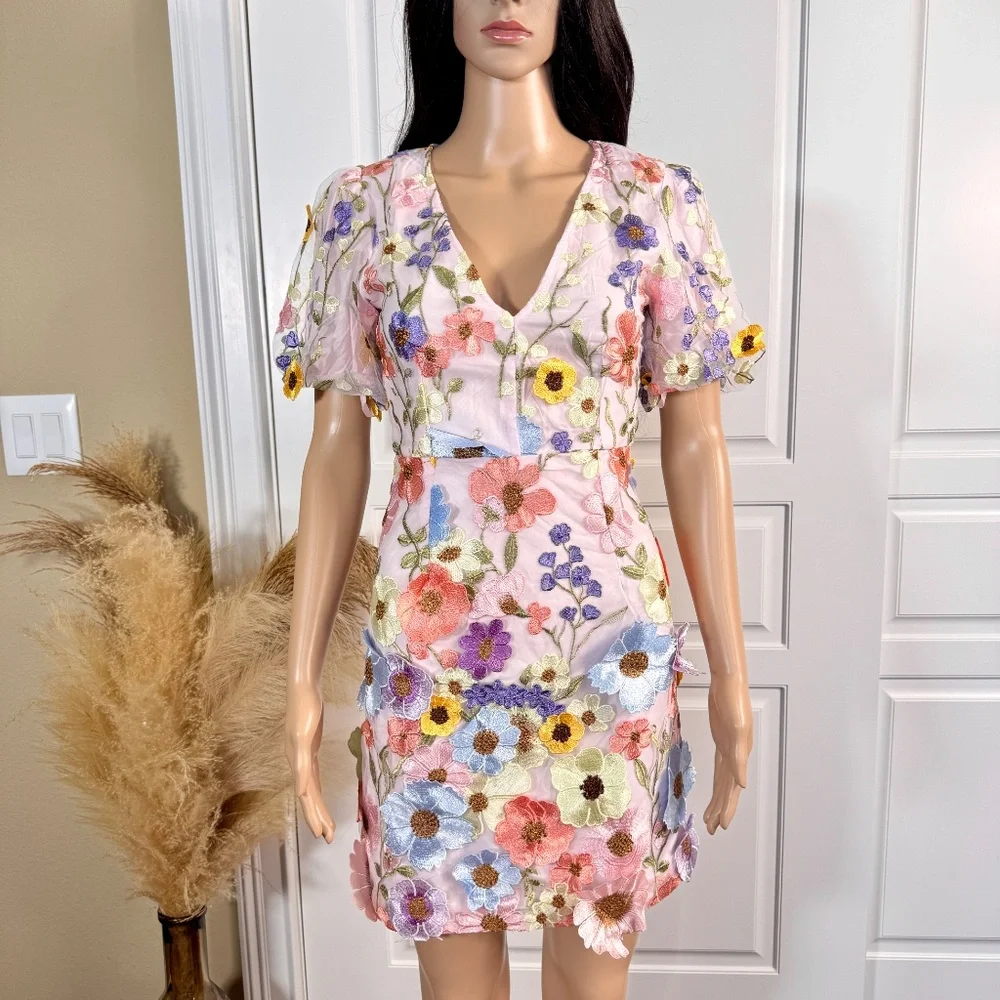WOMEN'S 3D FLORAL BODYCON MINI DRESS WITH PUFF SLEEVES - Picture 6 of 13